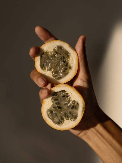 ABOUT-US_EN-SAVOIR-PLUS-SUR-MUSTELA_PHOTO-LIEN-EXPERTISE-EXTRACTION-VEGETALE - Mustela Multi-market - 1